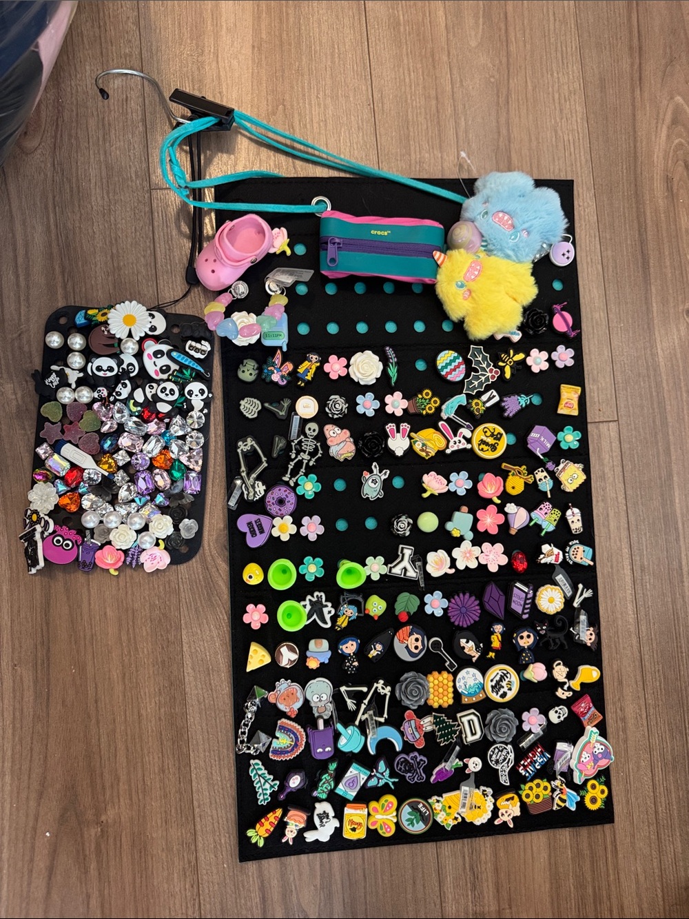 Crocs Jibbitz/Shoe Charm- Large Collection With Felt and Rubber Hanging Organize